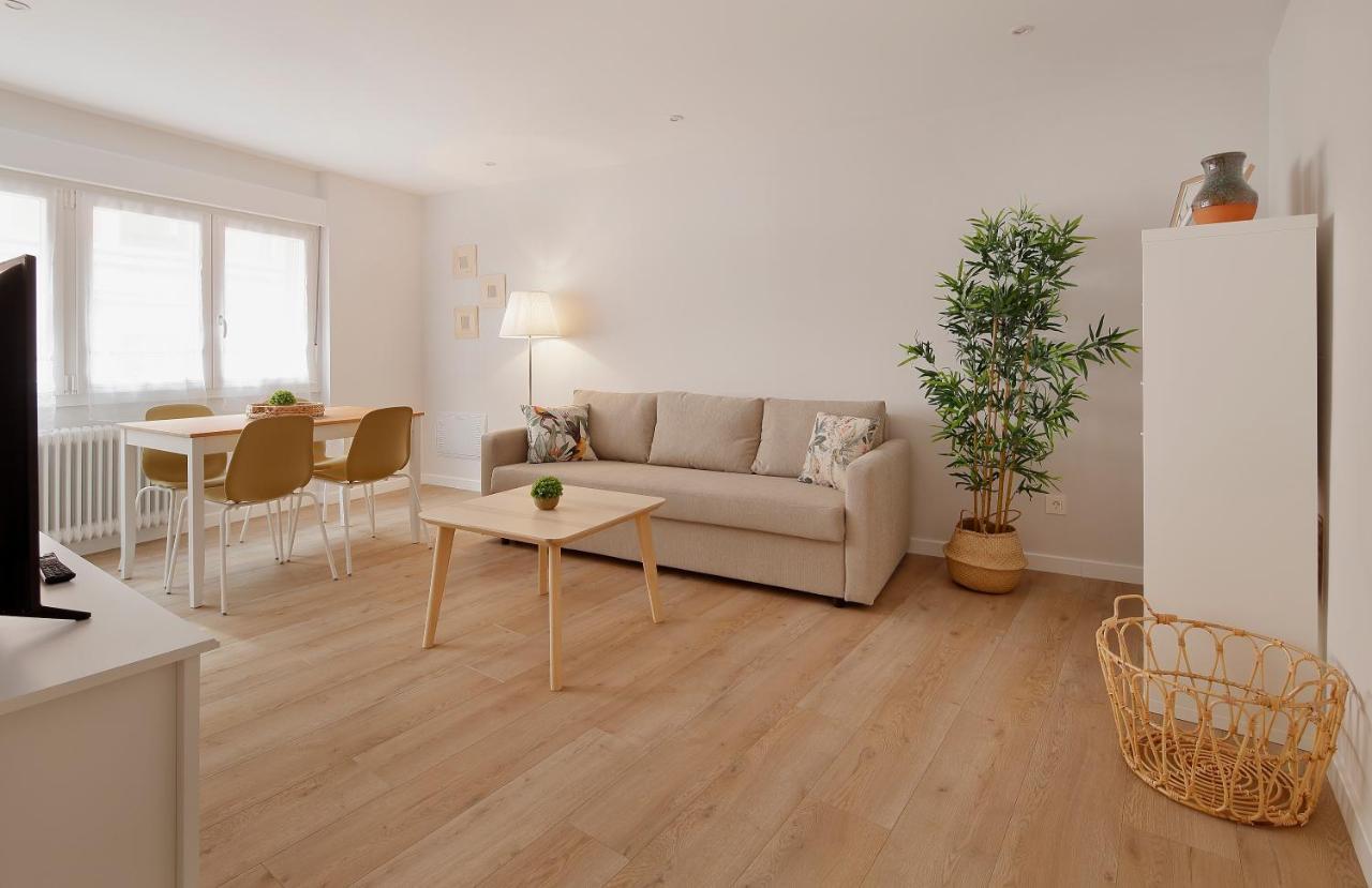 Apartamento Centro-El Carmen Gijon Bagian luar foto